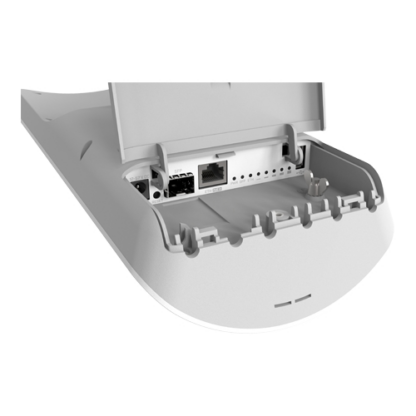 mANTBox 52 15s, antene 12dBi 2.4GHz, 15dBi 5GHz, 802.11a/n/ac 5GHz, 802.11b/g/n 2.4Ghz, 1 x Gigabit, 1 x SFP, PoE - MikroTik RBD22UGS-5HPacD2HnD-15S [1]